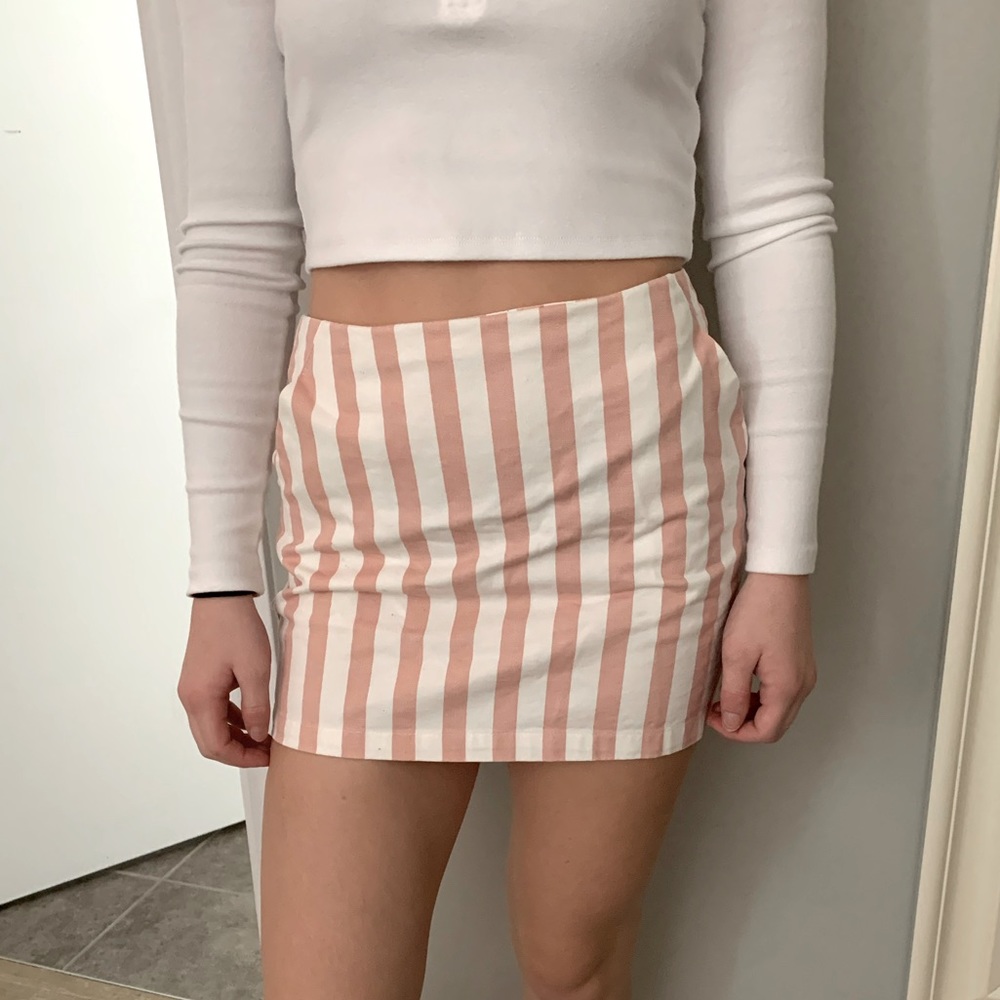 Pink striped miniskirt - Picture 1 of 3